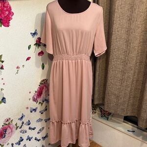 Polagram crepe pink short sleeve tiered ruffle midi dress. Size L.